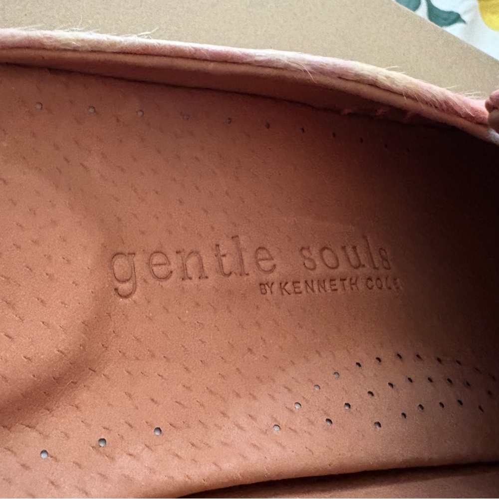 NWT Gentle Souls Vibrant Pink and Yellow Clogs Size 10 - Picture 5 of 9